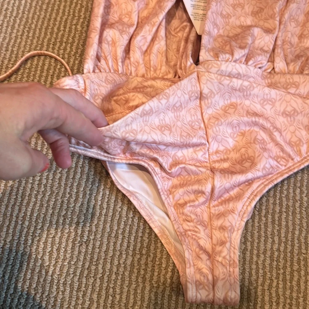 NWT FP x we are HAH comin’ in haht leghahcy Pink Plunge Swimsuit size XS pockets